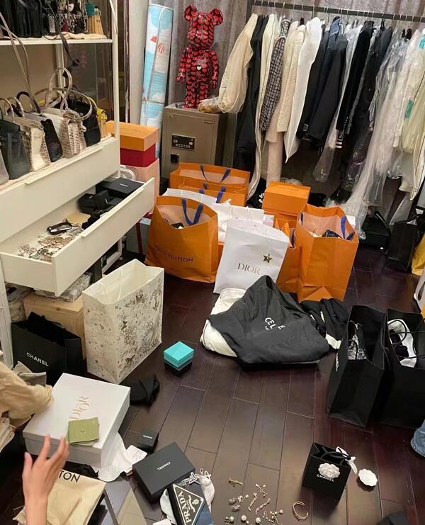 琼中县回收顶奢鞋服